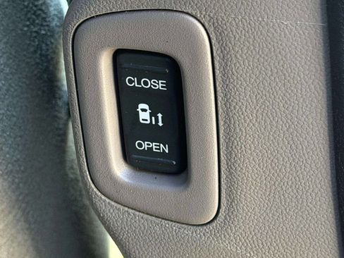 Used 2011 Honda Odyssey EX image 24