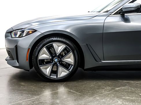 Used 2025 BMW i4 eDrive40 w/ Parking Assistance Package image 10