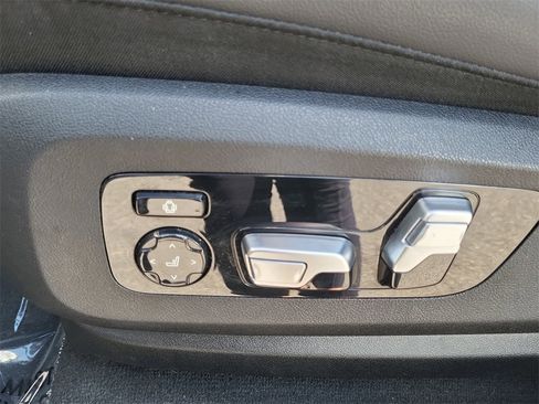 Used 2020 BMW X6 M50i w/ Executive Package image 25