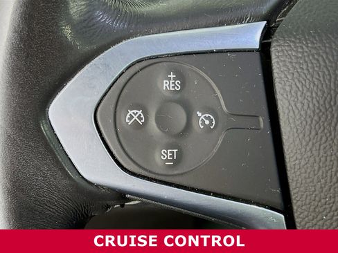 Used 2021 Chevrolet Traverse LT image 14