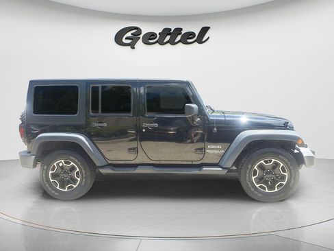 Used 2017 Jeep Wrangler Unlimited Sport w/ Quick Order Package 24S AWD/4WD image 3