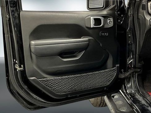 Used 2021 Jeep Wrangler Unlimited Sport AWD/4WD image 18