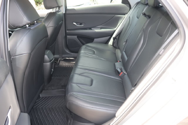 Used 2024 Hyundai Elantra Limited FWD image 13
