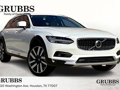 New 2025 Volvo V90 B6 Cross Country Plus w/ Protection Package Premier