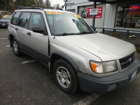 Used 2000 Subaru Forester L image 2