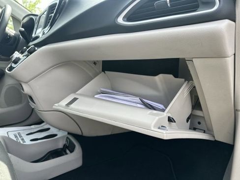 Used 2023 Chrysler Voyager LX FWD image 32