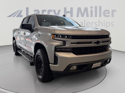 Used 2019 Chevrolet Silverado 1500 RST w/ True North Edition AWD/4WD image 7