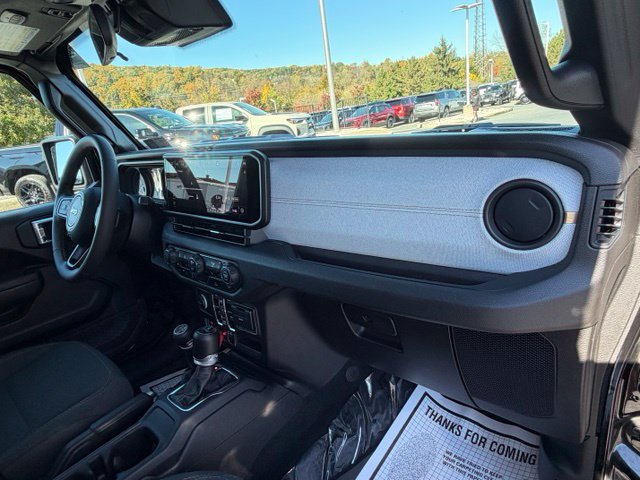 Used 2024 Jeep Wrangler Unlimited AWD/4WD image 37