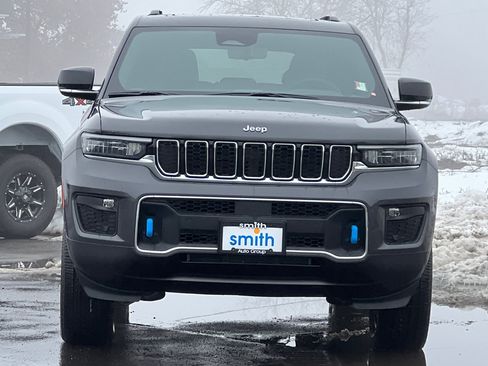 New 2024 Jeep Grand Cherokee Overland w/ Luxury Tech Group IV image 2