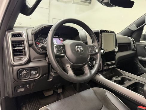 Used 2023 RAM 1500 Laramie AWD/4WD image 4