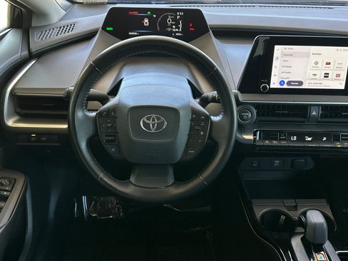 Used 2024 Toyota Prius LE FWD image 29