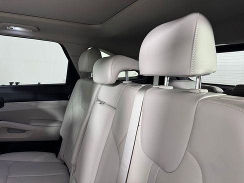 Used 2025 Kia Sorento S w/ Panoramic Sunroof Package image 27