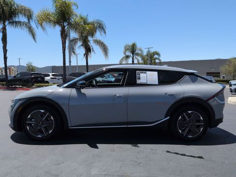 Used 2025 Kia EV6 Light w/ Light LR Technology Package RWD image 7