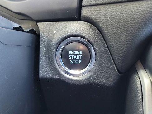 Used 2022 Toyota RAV4 XLE image 24