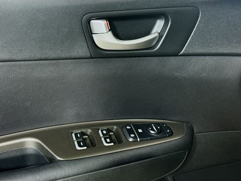 Used 2020 Kia Optima S FWD image 24
