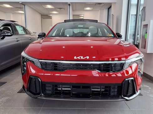 New 2025 Kia K4 GT-Line Turbo w/ GT-Line Premium Package FWD image 2
