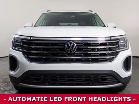 Used 2024 Volkswagen Atlas SE image 2