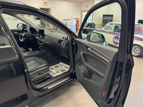 Used 2022 Audi Q5 2.0T Premium w/ Convenience Package AWD/4WD image 25