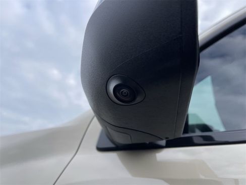 Used 2024 GMC Canyon AT4X image 4