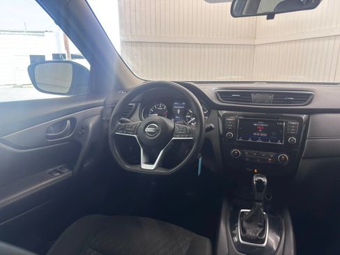 Used 2020 Nissan Rogue S FWD image 15