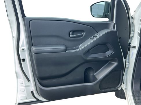Used 2025 Nissan Frontier S RWD image 10