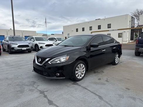 Used 2018 Nissan Sentra S image 2