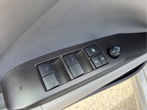 Used 2023 Toyota Camry SE image 20