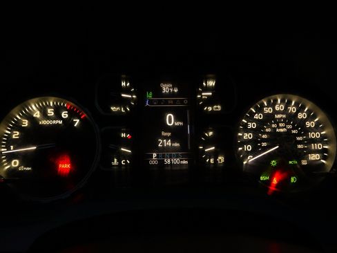 Used 2020 Toyota Tundra Limited image 32