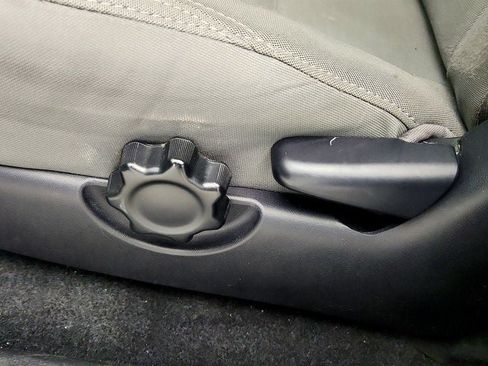 Used 2019 Toyota Tacoma SR5 AWD/4WD image 10
