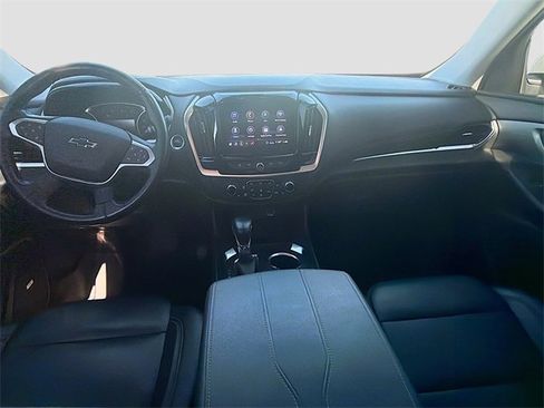 Used 2021 Chevrolet Traverse RS image 16