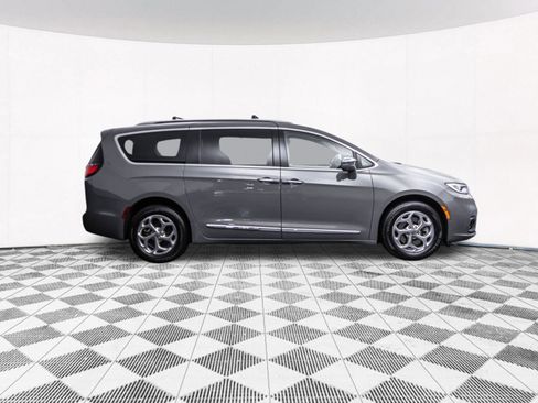 Used 2021 Chrysler Pacifica Limited w/ Premium & Safety Sphere Group AWD/4WD image 12