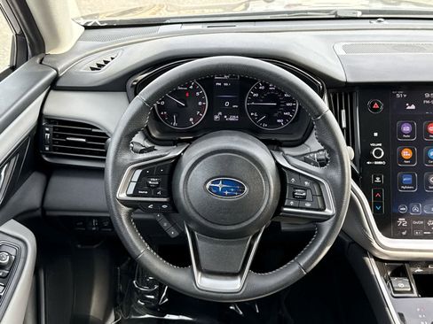 Used 2020 Subaru Outback Premium image 12