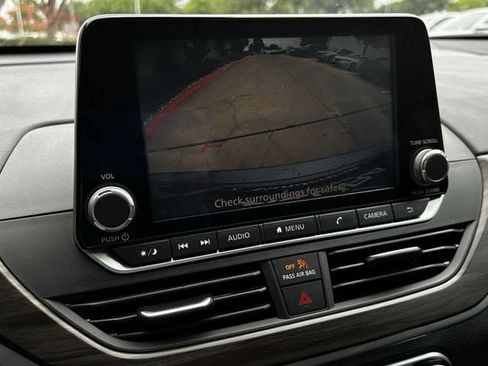 Used 2024 Nissan Altima 2.5 SV FWD image 19