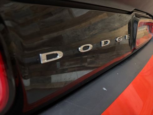Used 2019 Dodge Challenger SXT image 24