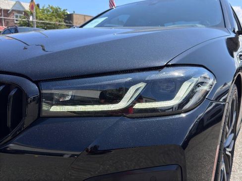 Used 2022 BMW 530i w/ Executive Package image 10
