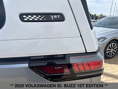 Used 2025 Volkswagen ID. Buzz 1st Edition image 13