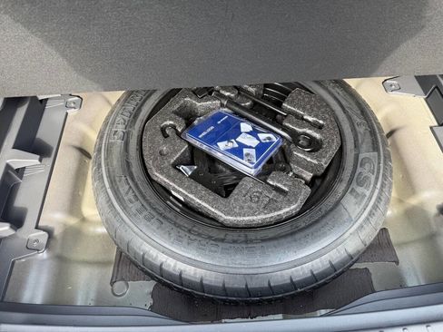 Used 2024 Hyundai Kona SE image 38