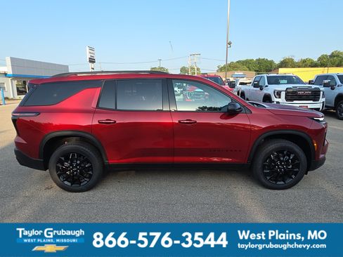 New 2026 Chevrolet Traverse LT w/ Midnight/Sport Edition AWD/4WD image 10