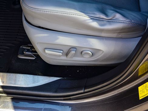 Certified 2022 Toyota Highlander Platinum image 26