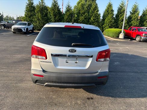 Used 2011 Kia Sorento LX AWD/4WD image 4