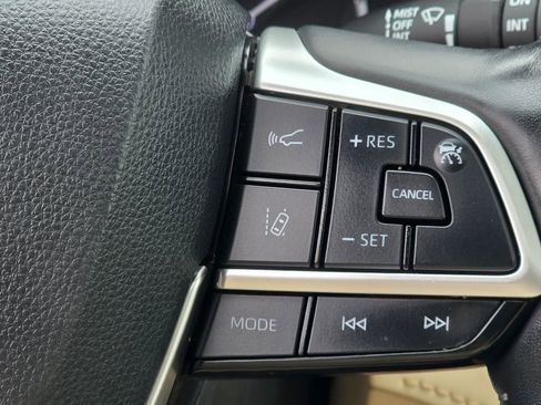 Used 2022 Toyota Highlander Limited image 21