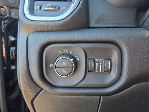 New 2026 RAM 2500 Laramie AWD/4WD image 25