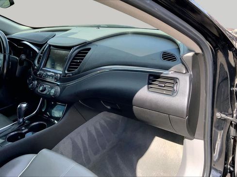 Used 2018 Chevrolet Impala Premier FWD image 18