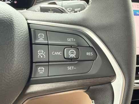 New 2026 Jeep Grand Cherokee L Limited RWD image 35