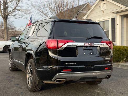 Used 2017 GMC Acadia Denali w/ Technology Package AWD/4WD image 4