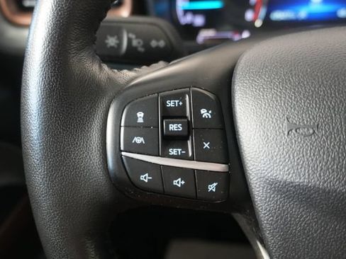 Certified 2022 Ford Maverick Lariat w/ Lariat Luxury Package AWD/4WD image 16