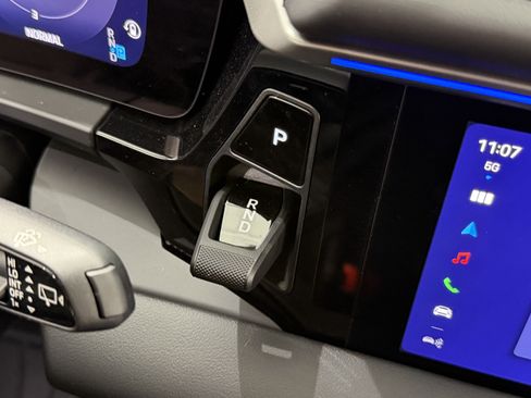 Certified 2025 Porsche Macan Electric RWD image 38