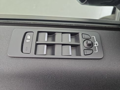 Certified 2023 Land Rover Discovery Sport S R-Dynamic image 27