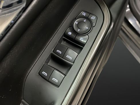 Used 2023 GMC Acadia SLT w/ GMC Pro Grade Package AWD/4WD image 21