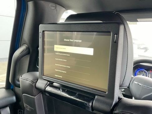 New 2026 Chrysler Pacifica Select FWD image 35